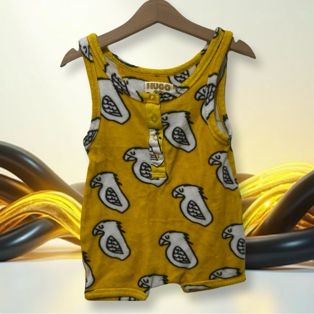 Hugo Loves Tiki Terry Romper 
Great condition 
18-24 (fits like 2-4)
Yellow